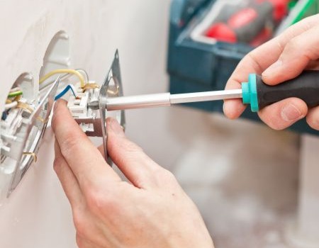 Electrical wiring specialist remodeling